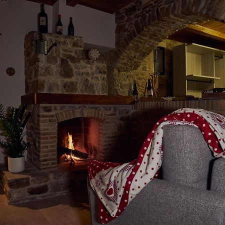 Il Cortiletto Del Borgo Bed & Breakfast Pietra Montecorvino Exterior photo