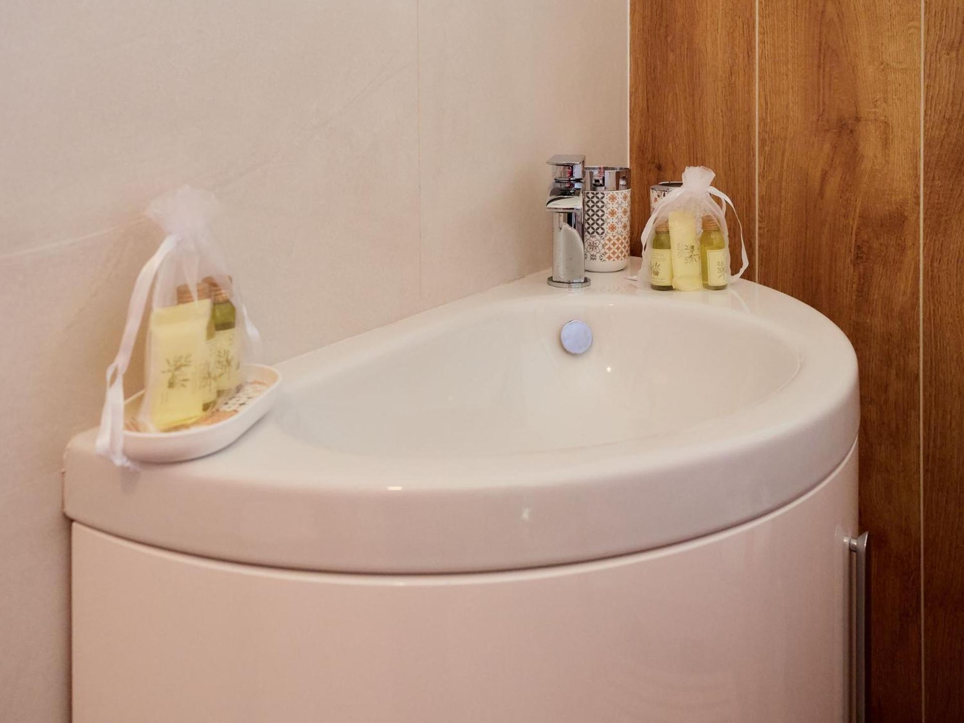 Il Cortiletto Del Borgo Bed & Breakfast Pietra Montecorvino Exterior photo