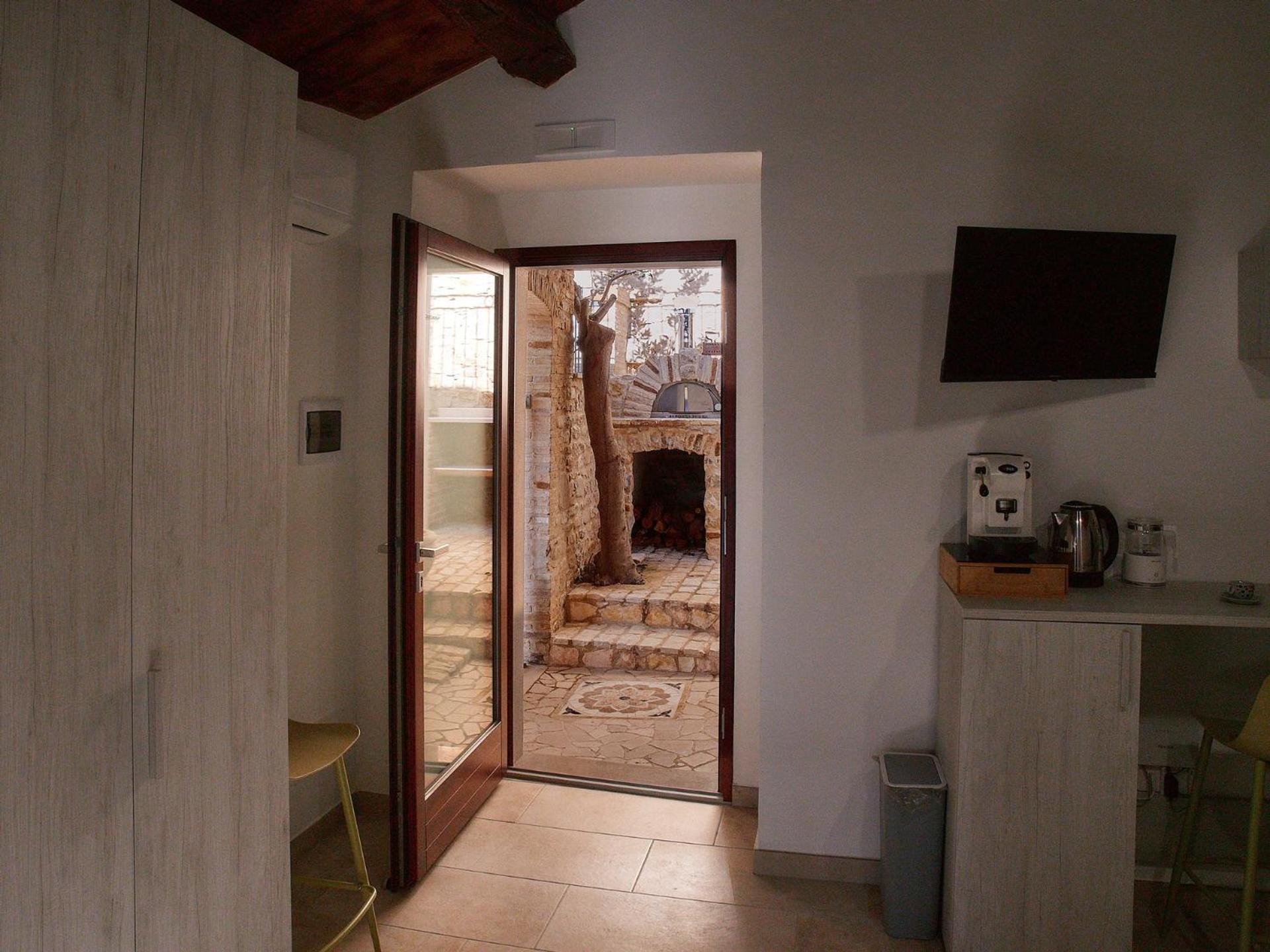 Il Cortiletto Del Borgo Bed & Breakfast Pietra Montecorvino Exterior photo